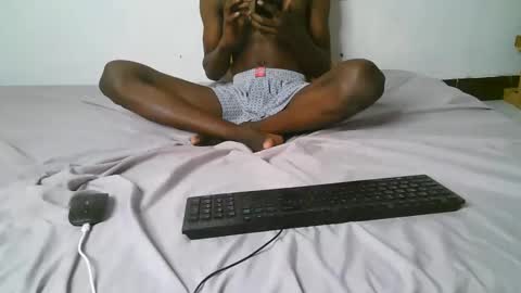 hot_guys88 online show from May 31, 2:16 pm