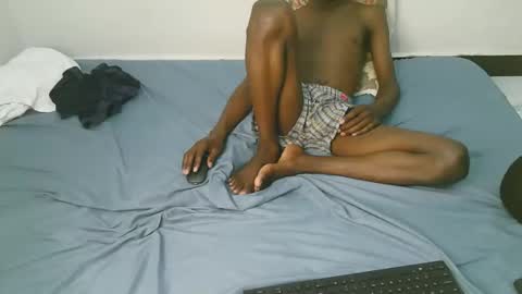 hot_guys88 online show from April 25, 1:41 pm