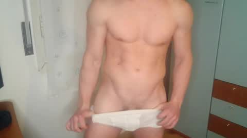 hot_italianboy online show from February 7, 7:08 pm