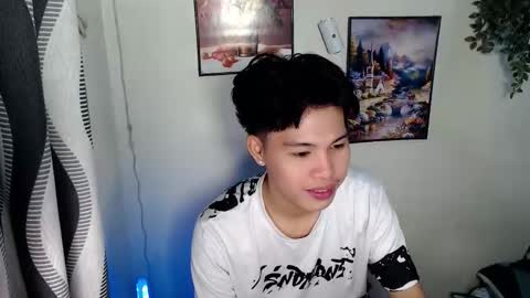 mark online show from March 25, 2:43 pm