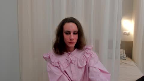 Moon online show from February 4, 8:26 pm