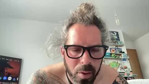 Snapshot of hot_sex83 chatting on February 25, 9:20 am letmedoo2 online show from February 25, 9:20 am