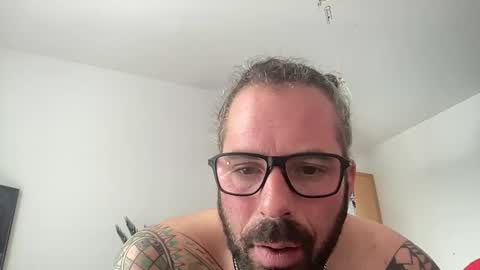 Snapshot of hot_sex83 chatting on January 6, 10:13 am letmedoo2 online show from January 6, 10:13 am