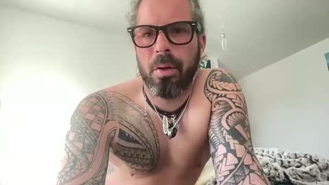Snapshot of hot_sex83 chatting on February 17, 8:19 am letmedoo2 online show from February 17, 8:19 am