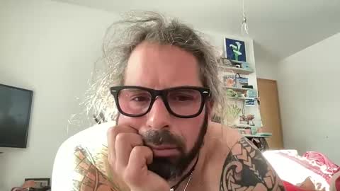 Snapshot of hot_sex83 chatting on January 27, 11:11 am letmedoo2 online show from January 27, 11:11 am