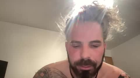 Snapshot of hot_sex83 chatting on December 26, 11:03 pm letmedoo2 online show from December 26, 11:03 pm