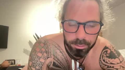 Snapshot of hot_sex83 chatting on December 23, 10:33 pm letmedoo2 online show from December 23, 10:33 pm