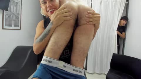 Vanesa Oliver and Andrew online show from April 9, 12:44 pm