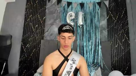 Hot Summer Boy online show from March 25, 11:47 am