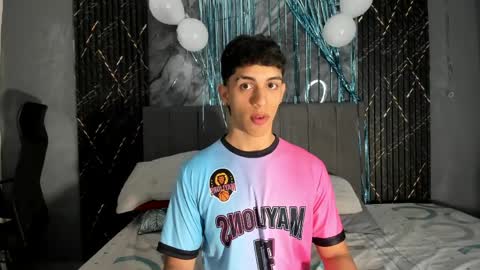 Hot Summer Boy online show from March 27, 12:06 pm