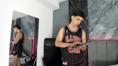 Hot Summer Boy online show from March 9, 11:37 am