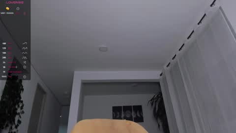 Snapshot of hotay_ chatting on February 28, 4:10 am Andrew xdres08 online show from February 28, 4:10 am