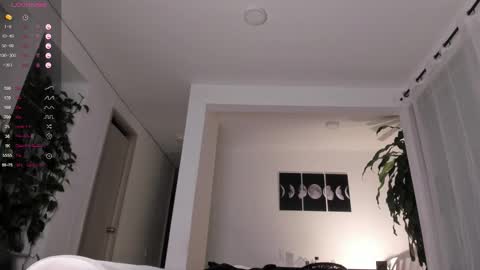 Snapshot of hotay_ chatting on October 9, 3:00 am Andrew xdres08 online show from October 9, 3:00 am