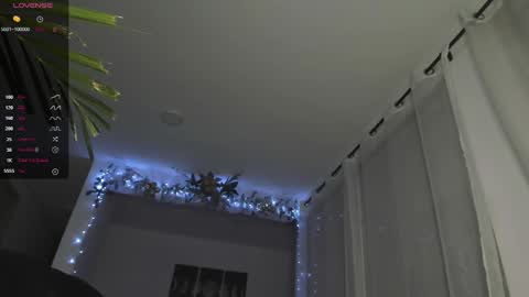 Snapshot of hotay_ chatting on December 3, 2:12 am Andrew xdres08 online show from December 3, 2:12 am