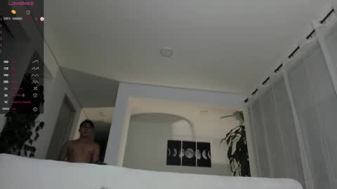 Snapshot of hotay_ chatting on March 7, 4:02 am Andrew xdres08 online show from March 7, 4:02 am