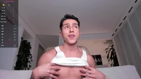Snapshot of hotay_ chatting on February 24, 2:19 am Andrew xdres08 online show from February 24, 2:19 am
