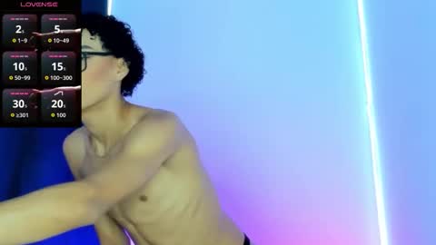 hotboylyan online show from February 25, 9:10 am