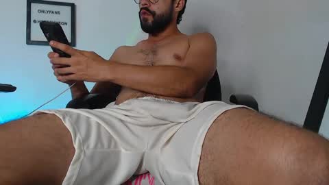 Snapshot of hotboyneon490 chatting on December 11, 11:10 pm Alex Neon online show from December 11, 11:10 pm
