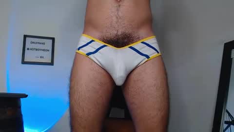 Snapshot of hotboyneon490 chatting on December 29, 12:20 am Alex Neon online show from December 29, 12:20 am