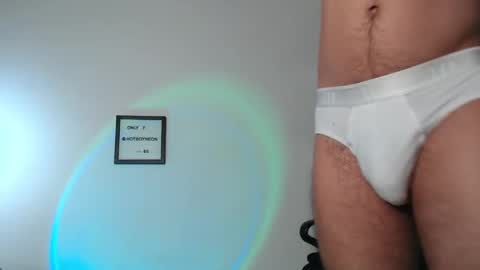 Snapshot of hotboyneon490 chatting on September 21, 1:11 pm Alex Neon online show from September 21, 1:11 pm