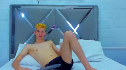 DANIEL AND KEVIN online show from October 14, 6:31 am