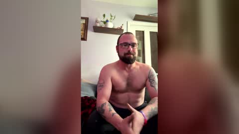 hotdadbod81287 online show from February 26, 9:05 pm