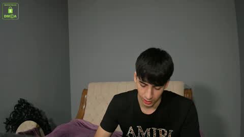 Snapshot of hotflirtyfella chatting on October 18, 5:45 am QUENTIN online show from October 18, 5:45 am