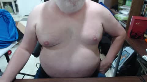 Snapshot of hotgrandpa594u chatting on September 30, 5:05 pm hotgrandpa594u online show from September 30, 5:05 pm