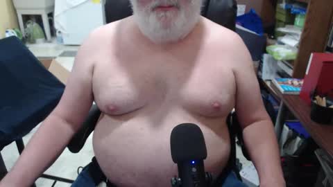 Snapshot of hotgrandpa594u chatting on October 3, 4:12 pm hotgrandpa594u online show from October 3, 4:12 pm