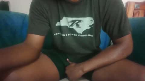 Snapshot of hotguyy001 chatting on September 30, 5:57 am hotguyy001 online show from September 30, 5:57 am