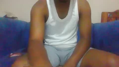 Snapshot of hotguyy001 chatting on September 29, 3:49 am hotguyy001 online show from September 29, 3:49 am