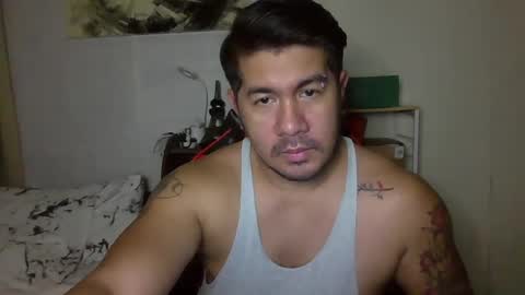 Snapshot of hothunkybear23 chatting on December 4, 4:43 am Khel online show from December 4, 4:43 am