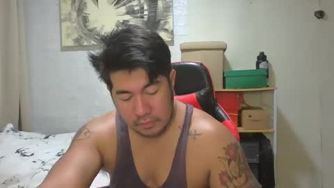 Snapshot of hothunkybear23 chatting on December 8, 1:35 am Khel online show from December 8, 1:35 am
