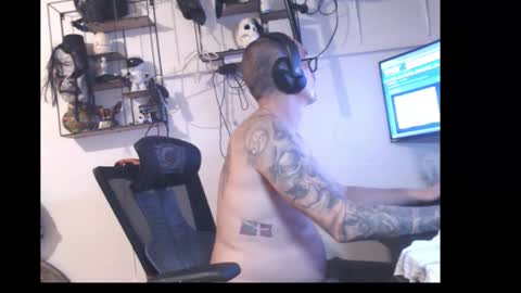 hotkinkytat online show from April 15, 7:58 pm