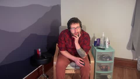 Snapshot of hotmplspunk chatting on February 8, 1:54 pm Jared online show from February 8, 1:54 pm