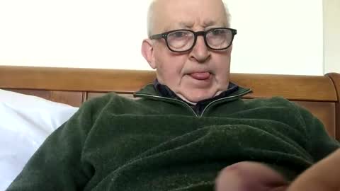 hotmuff99 online show from February 27, 2:32 pm