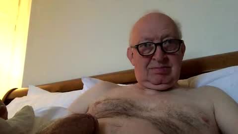 Snapshot of hotmuff99 chatting on October 17, 8:07 am hotmuff99 online show from October 17, 8:07 am