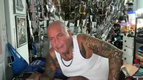 hotstuff775616 online show from April 28, 2:06 am