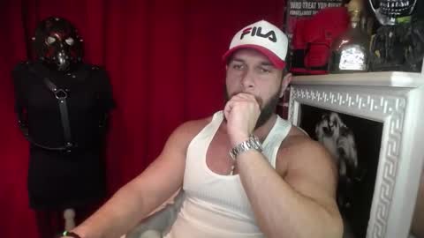 Snapshot of hotterlrg chatting on December 9, 2:13 am hotterlrg online show from December 9, 2:13 am