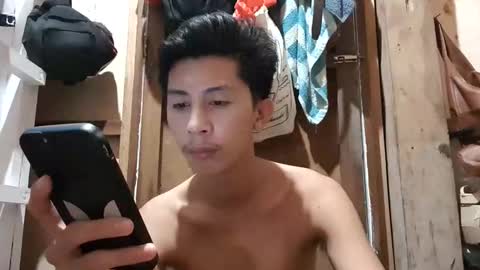 Snapshot of hottie_kylexx chatting on October 20, 5:55 am Asian creamycumxx online show from October 20, 5:55 am