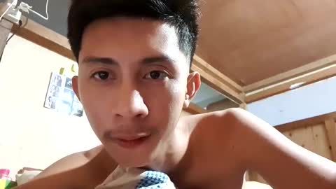 Snapshot of hottie_kylexx chatting on November 1, 6:28 am Asian creamycumxx online show from November 1, 6:28 am