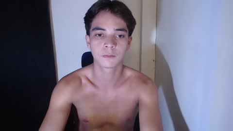 hottiespydie online show from December 21, 8:06 pm