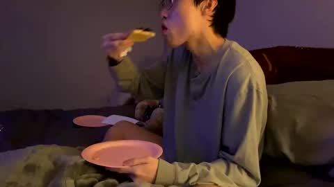 hottiewithabody101 online show from December 17, 8:15 pm