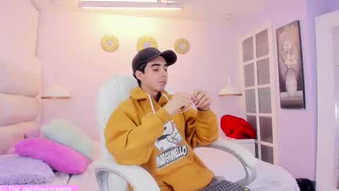 hottiie_guy online show from November 21, 6:40 pm