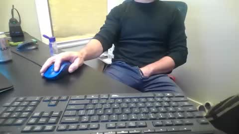 Snapshot of hoverday chatting on October 12, 2:16 am hoverday online show from October 12, 2:16 am