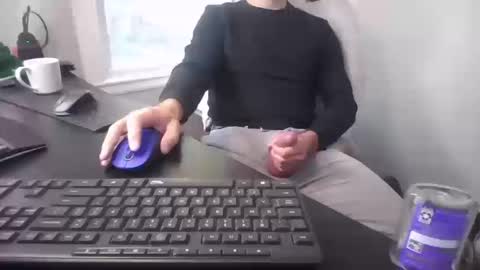 Snapshot of hoverday chatting on October 10, 1:05 pm hoverday online show from October 10, 1:05 pm
