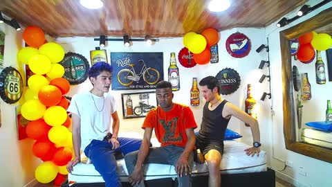 HOWENTS online show from February 8, 2:47 am
