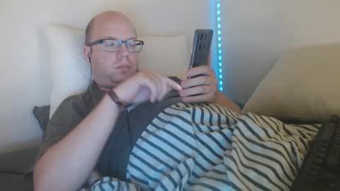 Snapshot of hoyboydkk chatting on October 6, 9:19 pm Christian online show from October 6, 9:19 pm