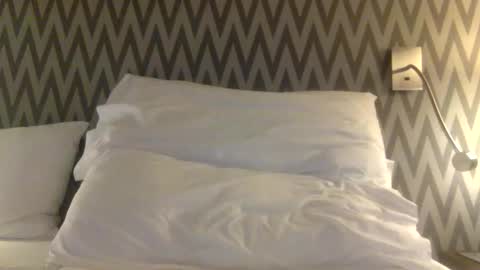 HubbyNextDoor87 online show from April 16, 9:50 pm