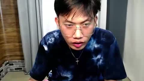 hugecockjames09 online show from October 8, 11:14 am
